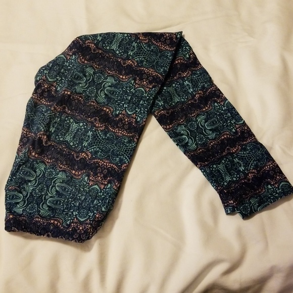 LuLaRoe Pants - 3 for $18 LuLaRoe Blue Lace Patterned Leggings